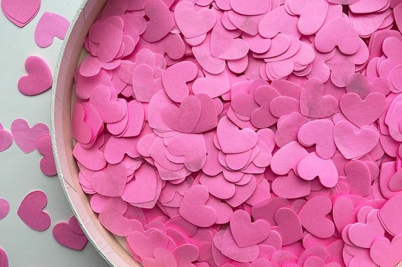 Конфетти тишью сердечки розовые 1,5 см (02) 20 г