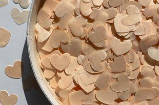 Конфеті тішью сердечки персикові 1,5 см (125) 20 г
